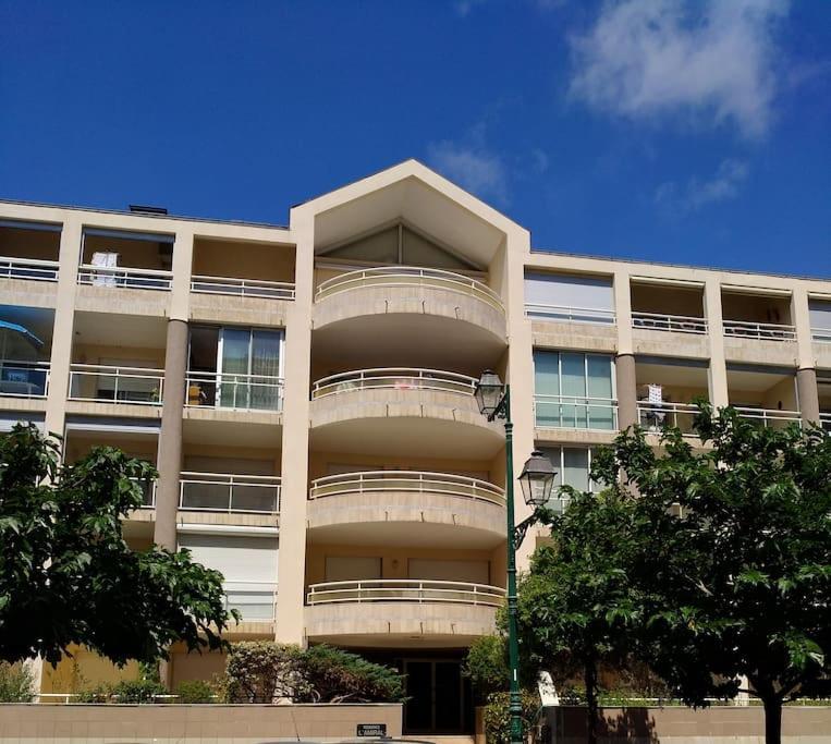 Appartement 2 Pieces Avec Une Grande Terrasse, 3 Etoiles, Wifi, Box Pour Vehicule Et Velos Les Sables-dʼOlonne Exterior foto