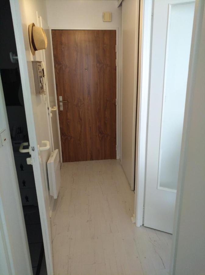 Appartement 2 Pieces Avec Une Grande Terrasse, 3 Etoiles, Wifi, Box Pour Vehicule Et Velos Les Sables-dʼOlonne Exterior foto